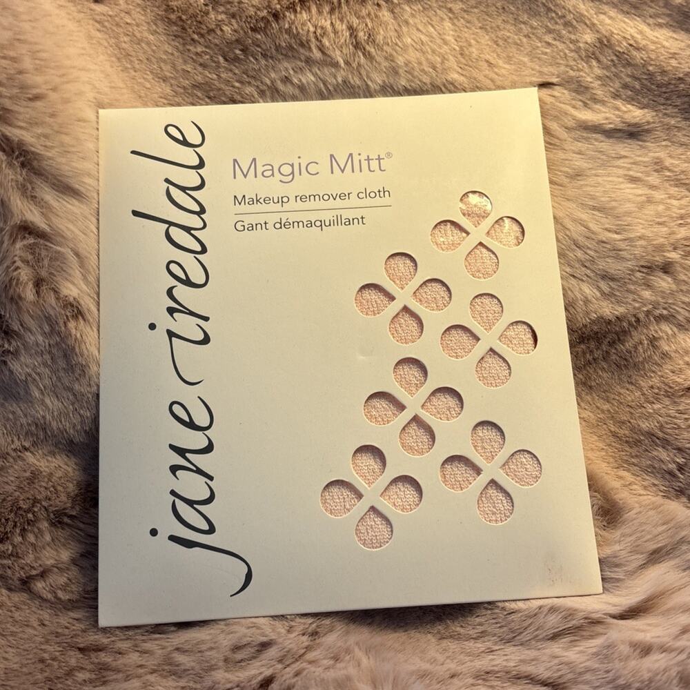 JANE IREDALE Magic Mitt Makeup Remover Cloth NEW in box